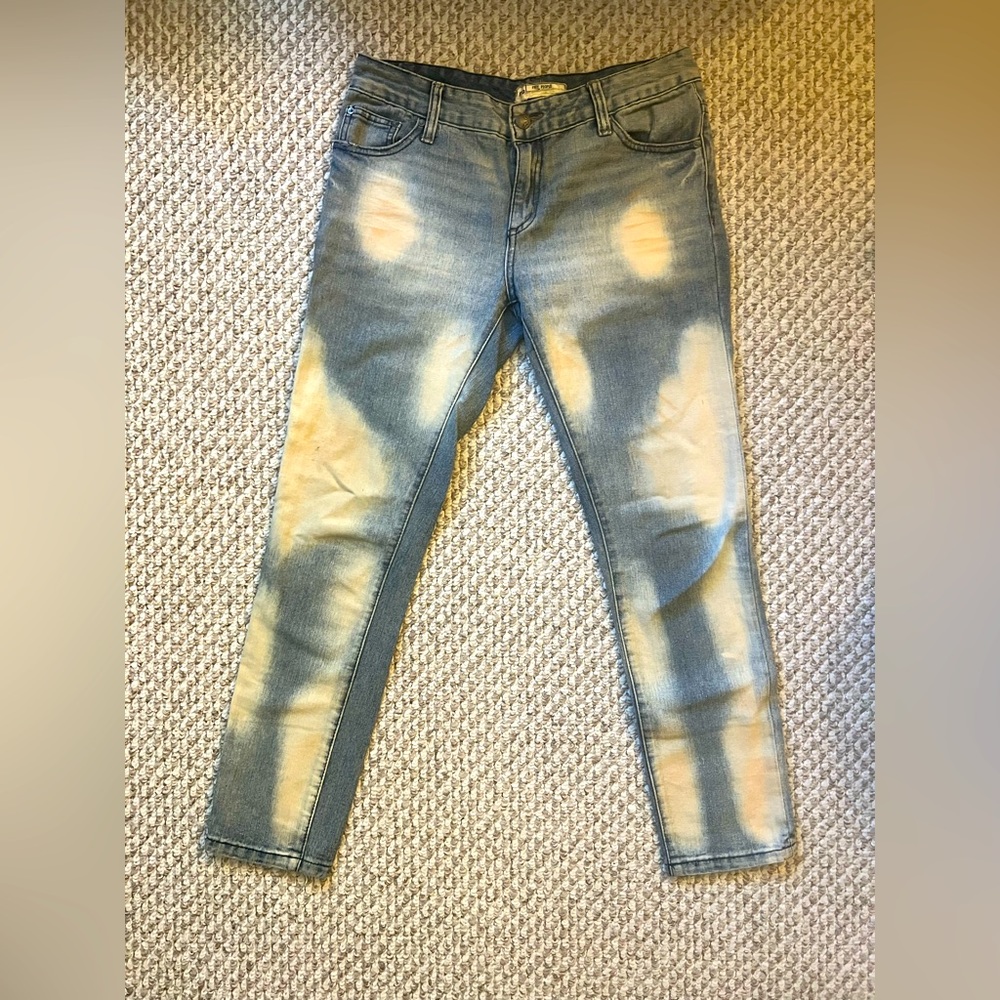 Free People Ankle Length Skinny Jeans with Pastel Whiskers and Fading